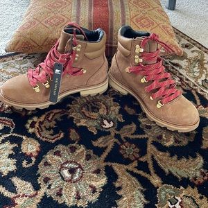 Women Sorel Waterproof Suede Boots Booties Size 8 New Without Tag, Never Worn